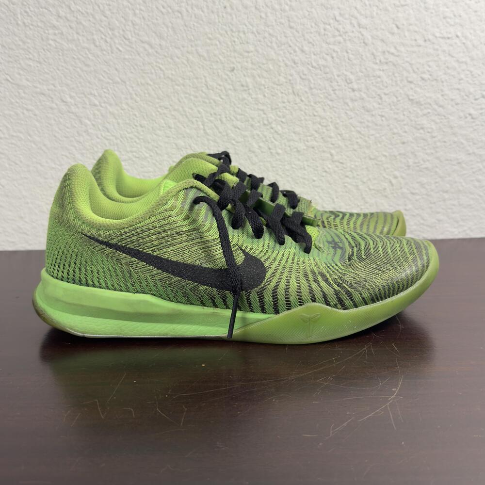 Nike KB Mentality II Grinch Mens Size 7.5 Kobe Green Striped Mesh Low 818952-300